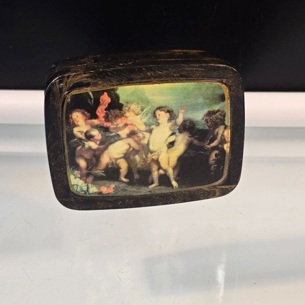 Vintage Cupids Amours Lacquer Trinket Jewelry Box